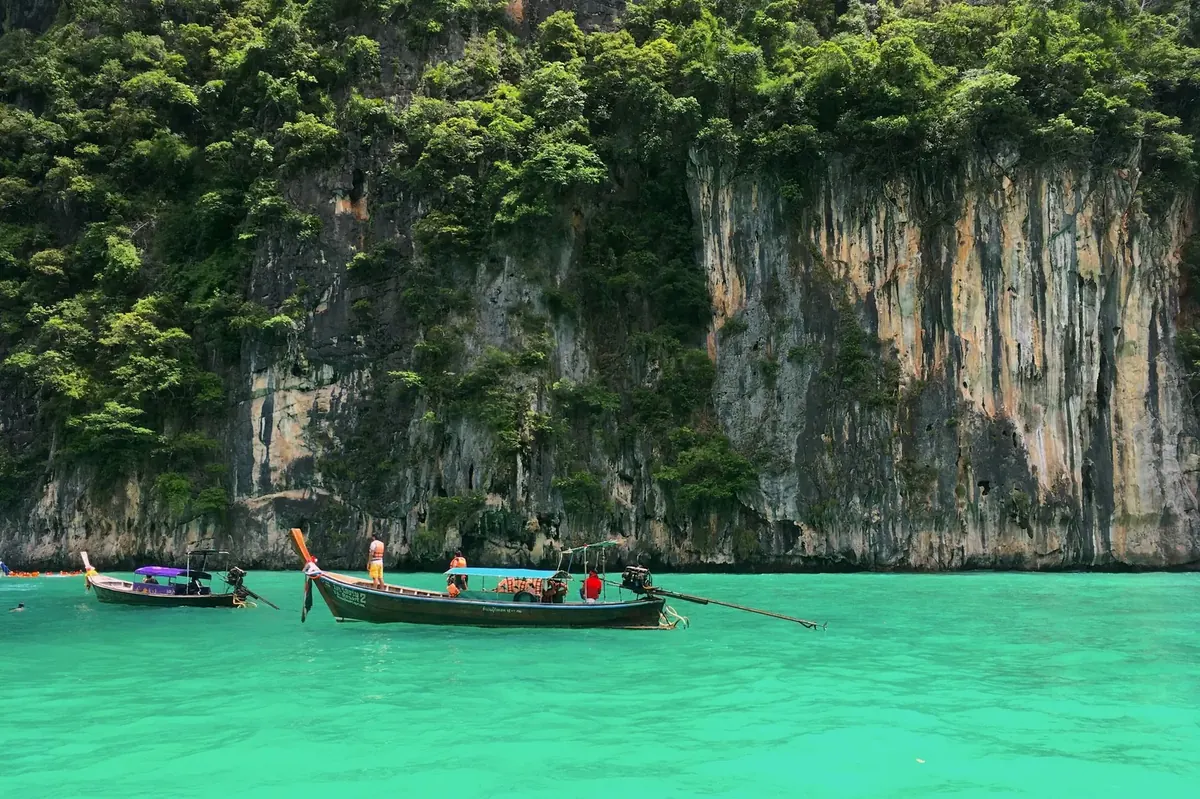 Island-Hopping by Longtail